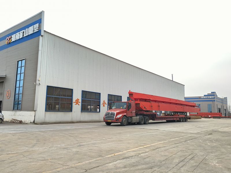 兩臺10噸 跨度28.4米電動(dòng)葫蘆橋式起重機(jī)，發(fā)往山東威海