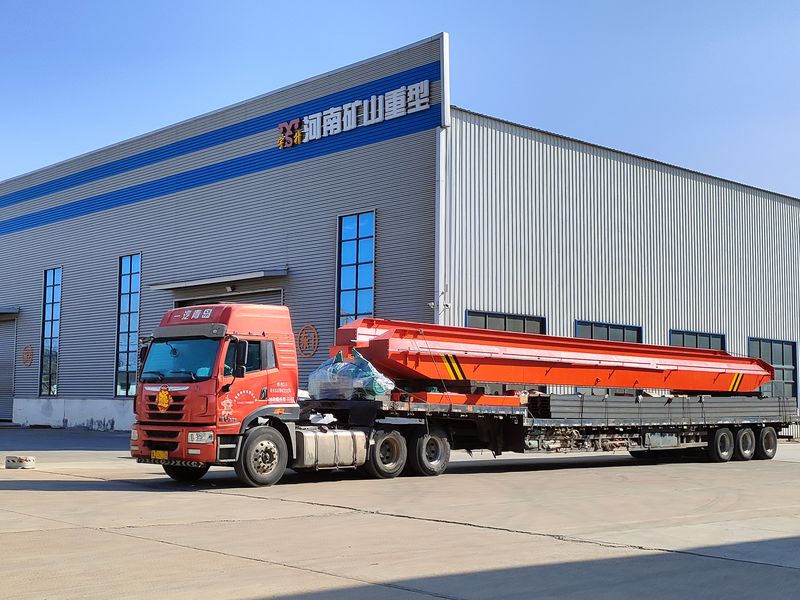 電動(dòng)單梁起重機(jī)，LD20t-26.8m，4臺(tái)，發(fā)往石家莊交付客戶使用。