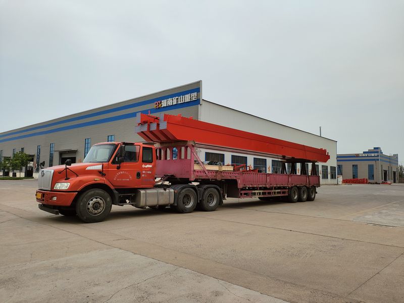 電動葫蘆橋式起重機 3臺 LH5t-17m 制作完成，發(fā)往河南漯河交付客戶使用。